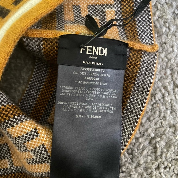 💰SOLD💰 Fendi wool headband - Picture 8 of 8